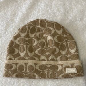 Coach Brown and Cream Logo Beanie cashmere
